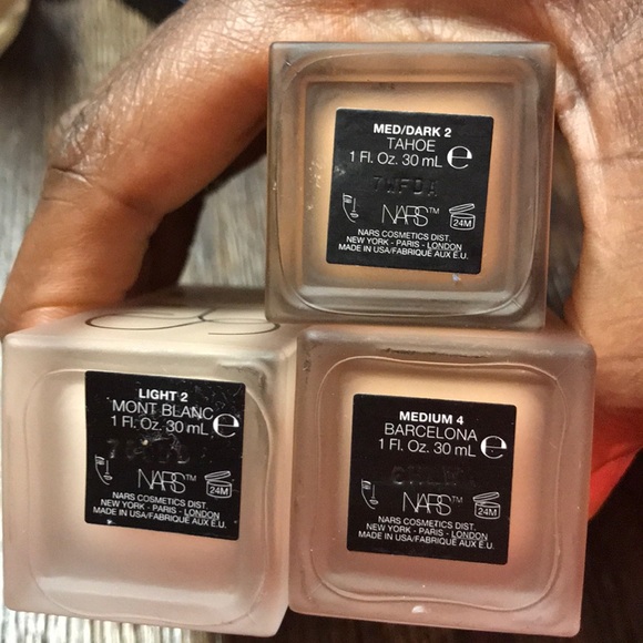 NARS All Day Luminous Weightless Foundation - Picture 3 of 5